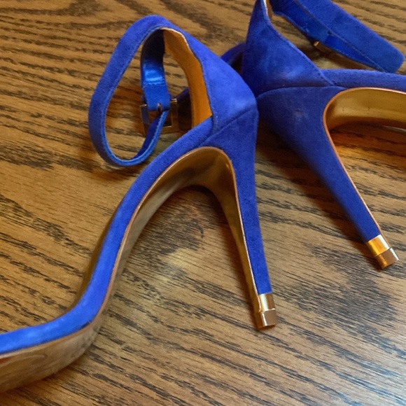Womans blue suade type size 36 Ted baker heels reduced 1/8 - Picture 2 of 5